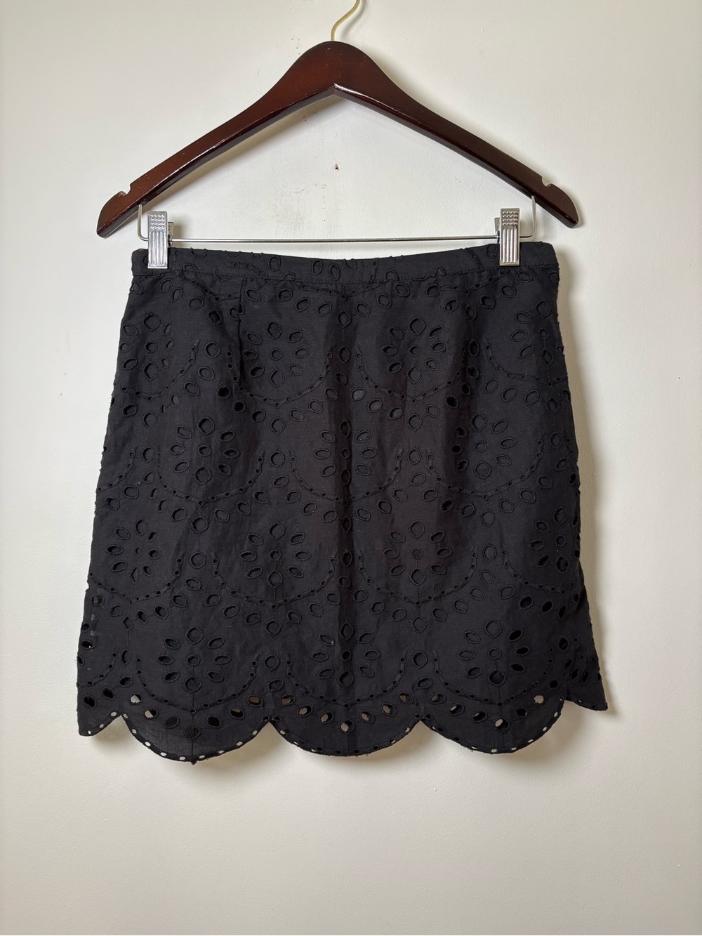 Walter Baker Moira Black Eyelet Scalloped Mini Skirt NWT Size 4